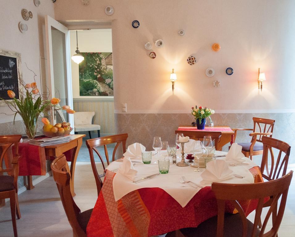 Garni Hotel Drei Lilien Wiesbaden Exterior photo